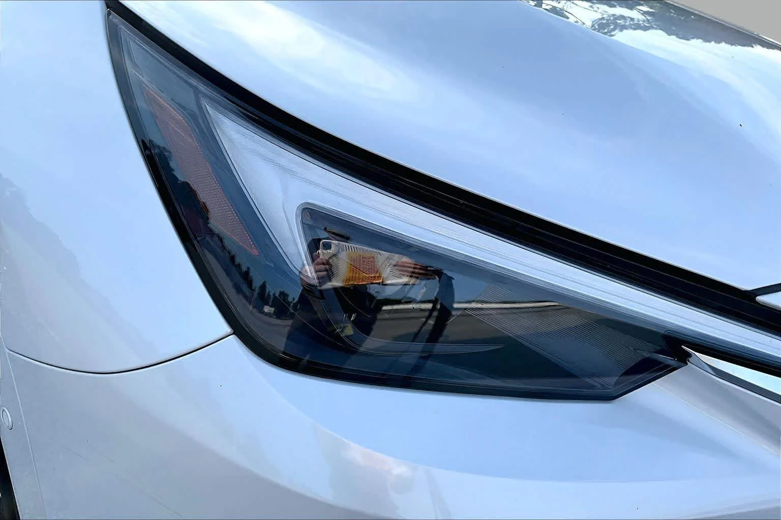 Used 2025 Wind Chill Pearl Lexus Premium image 28