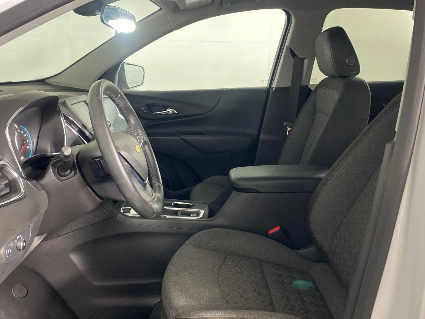 Used 2024 Summit White Chevrolet LT image 14