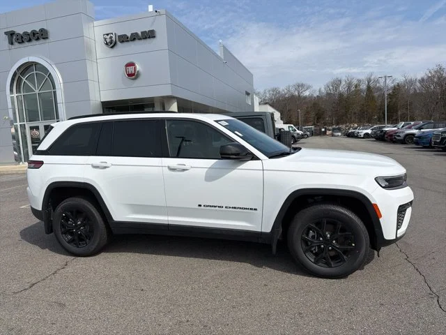 New 2026 White Jeep Altitude image 2