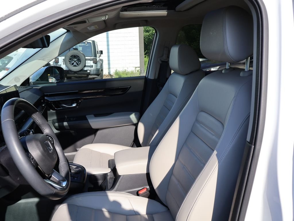 Used 2024 White Honda EX-L image 11