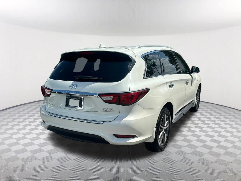 Used 2016 White INFINITI Base image 5