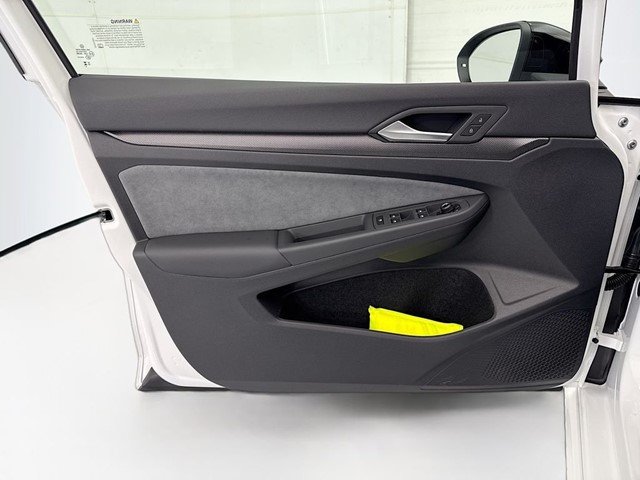 New 2026 Pure White Volkswagen 2.0T image 23