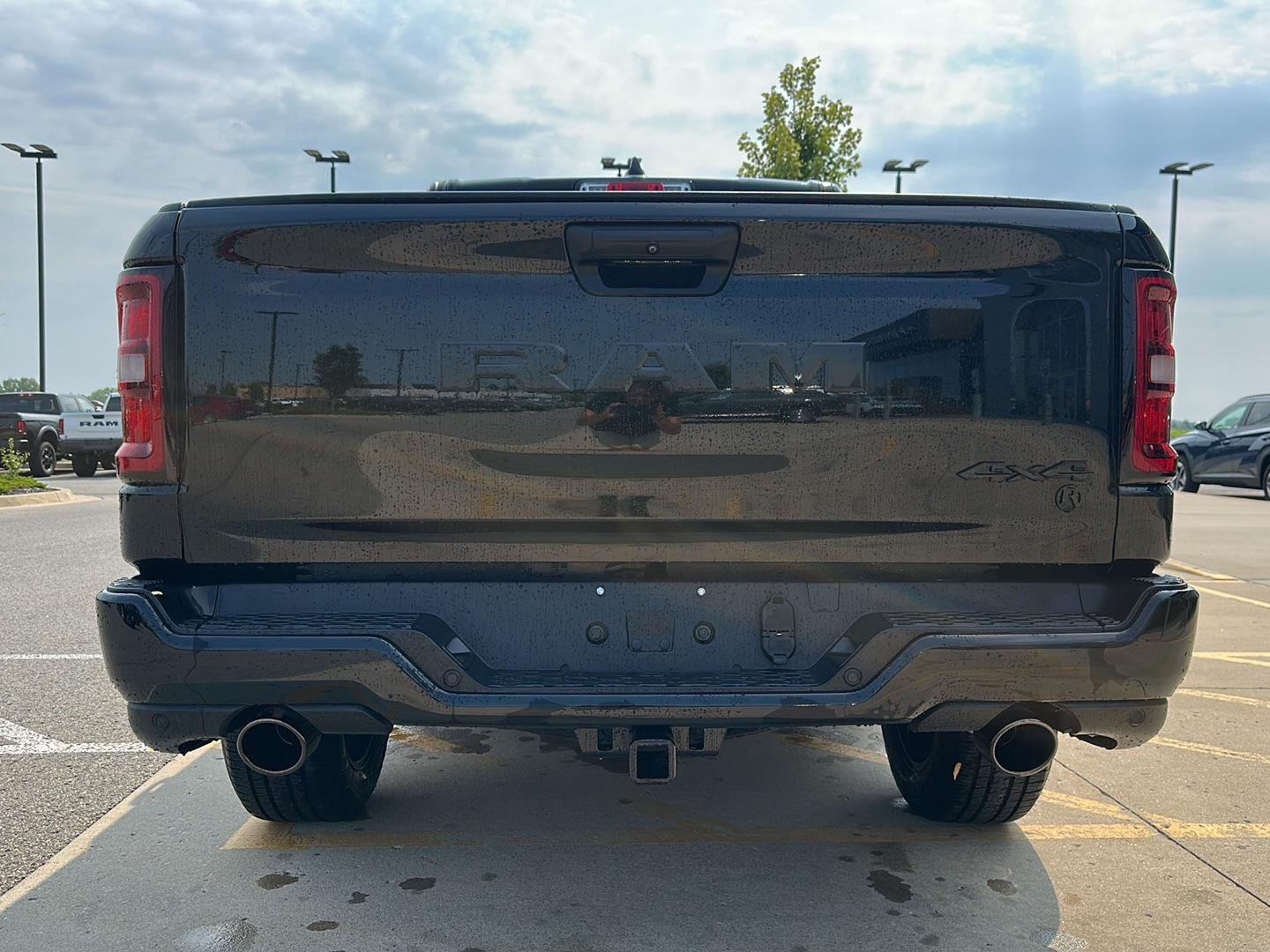 2026 RAM 1500 Express - Photo 3
