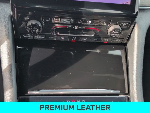 Used 2025 Black Jeep Overland image 20