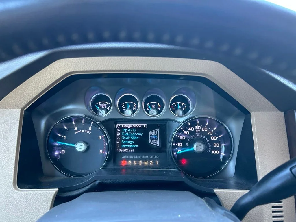 Used 2014 Oxford White Ford Lariat image 24