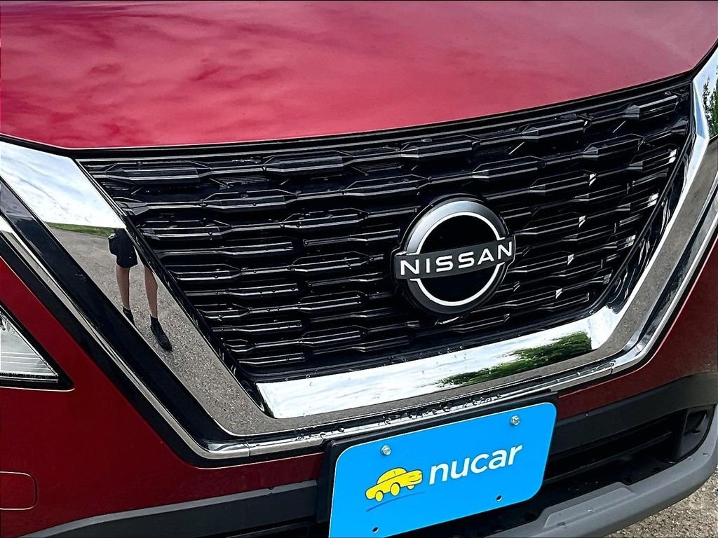 Used 2023 Red Nissan SV image 30