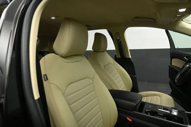 2024 Ford Edge SE - Photo 30