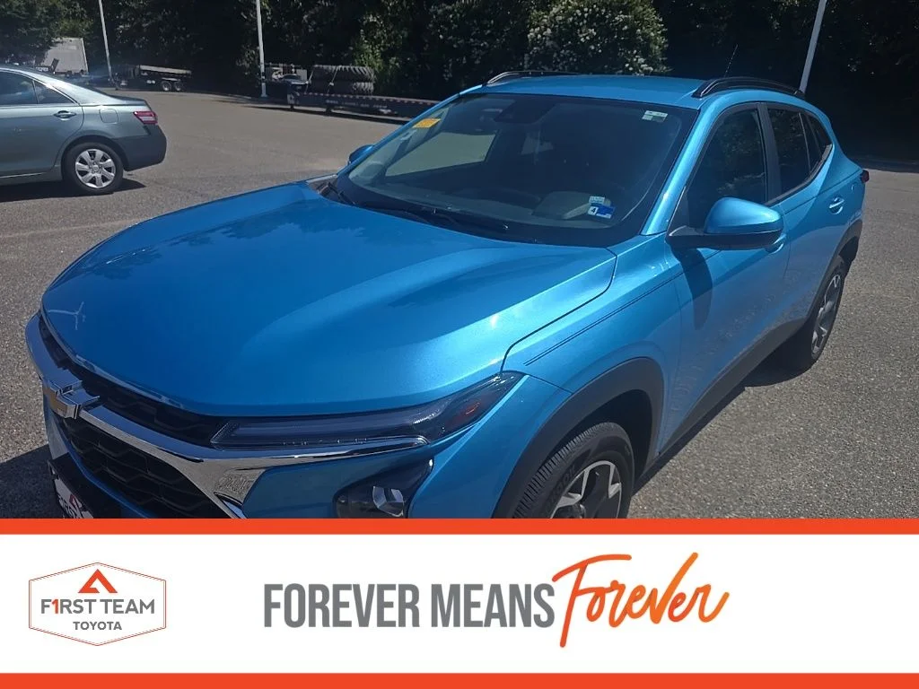 Used 2025 Blue Chevrolet LT image 1