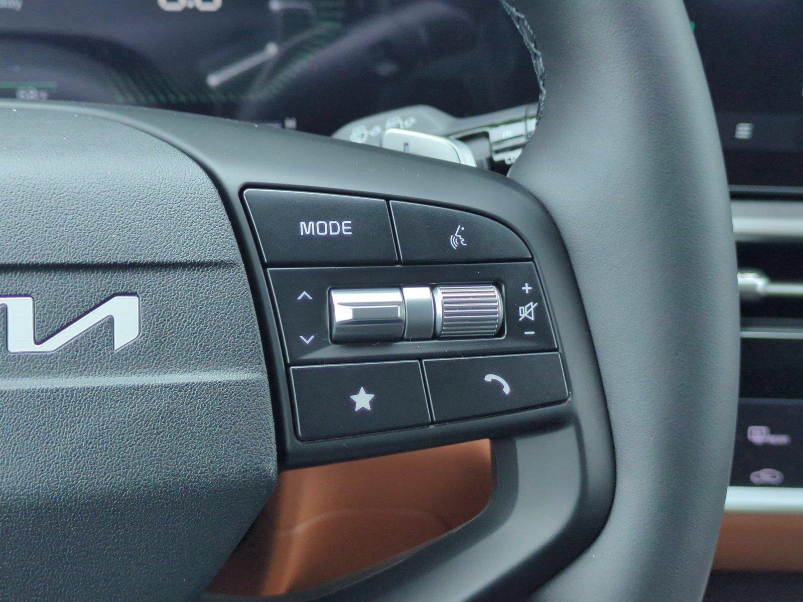 New 2027 WOLF GRAY KIA  image 19