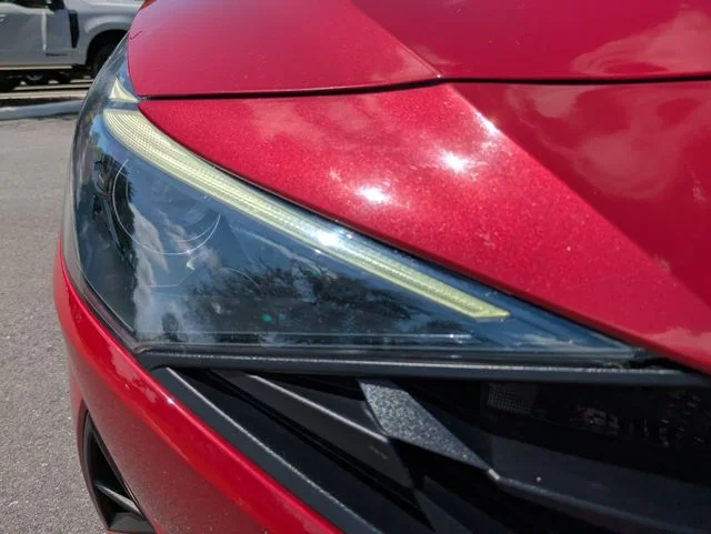 Certified Used 2022 Scarlet Red Hyundai SE image 10