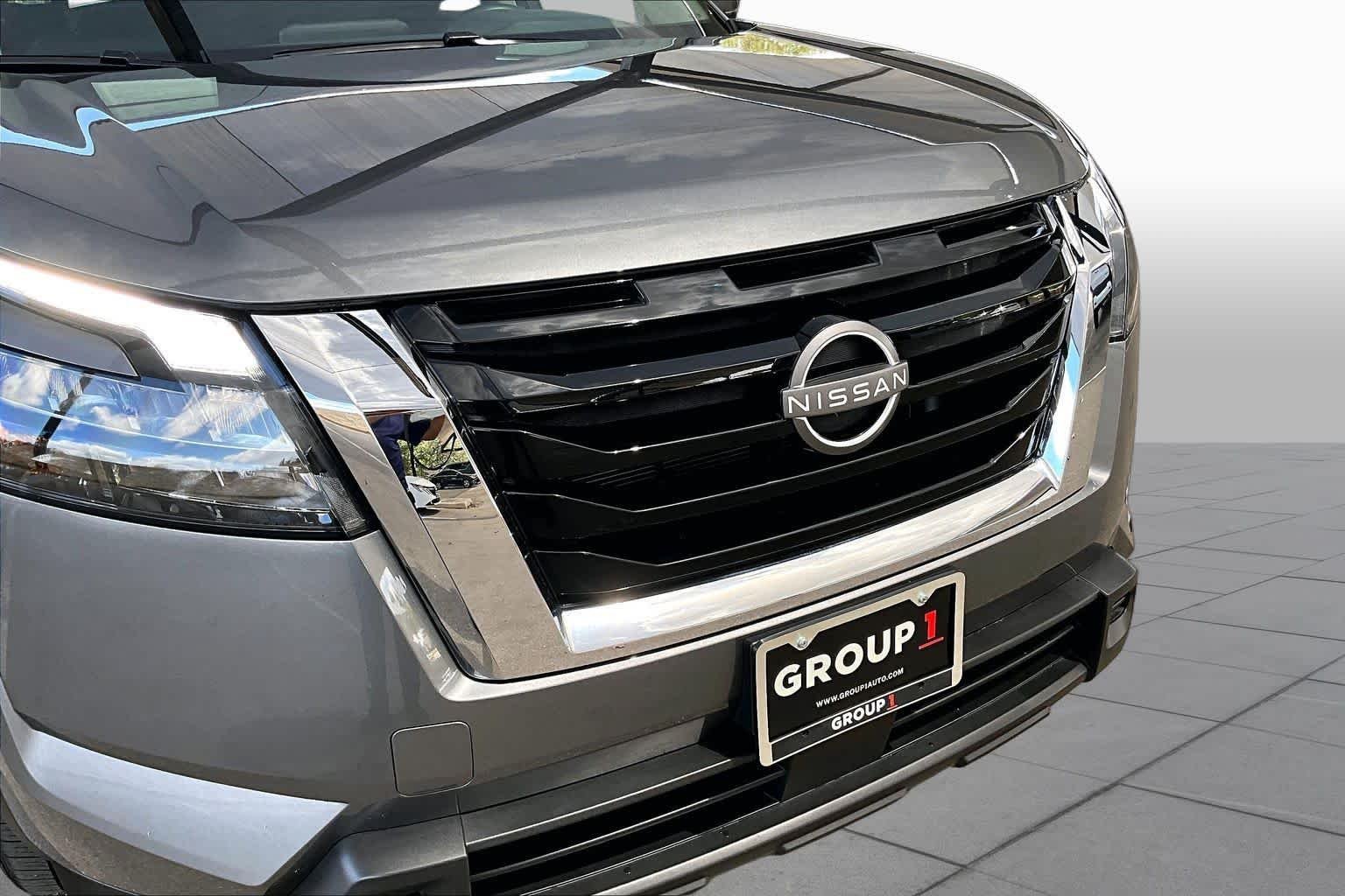 Certified Used 2025 Gun Metallic Nissan SV image 29