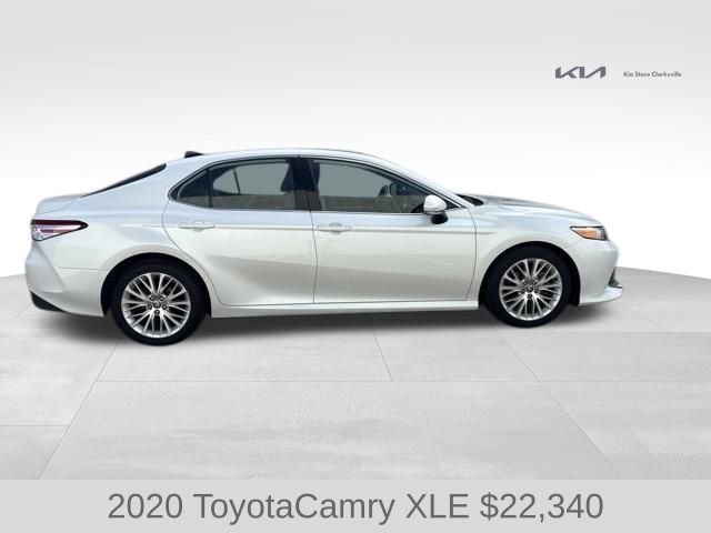 Used 2020 Pearl Toyota XLE image 9