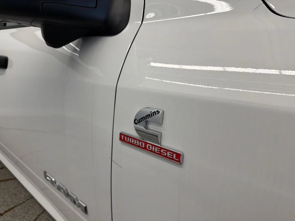 New 2026 Bright White Clear-Coat Exterior Paint Ram Big Horn image 8