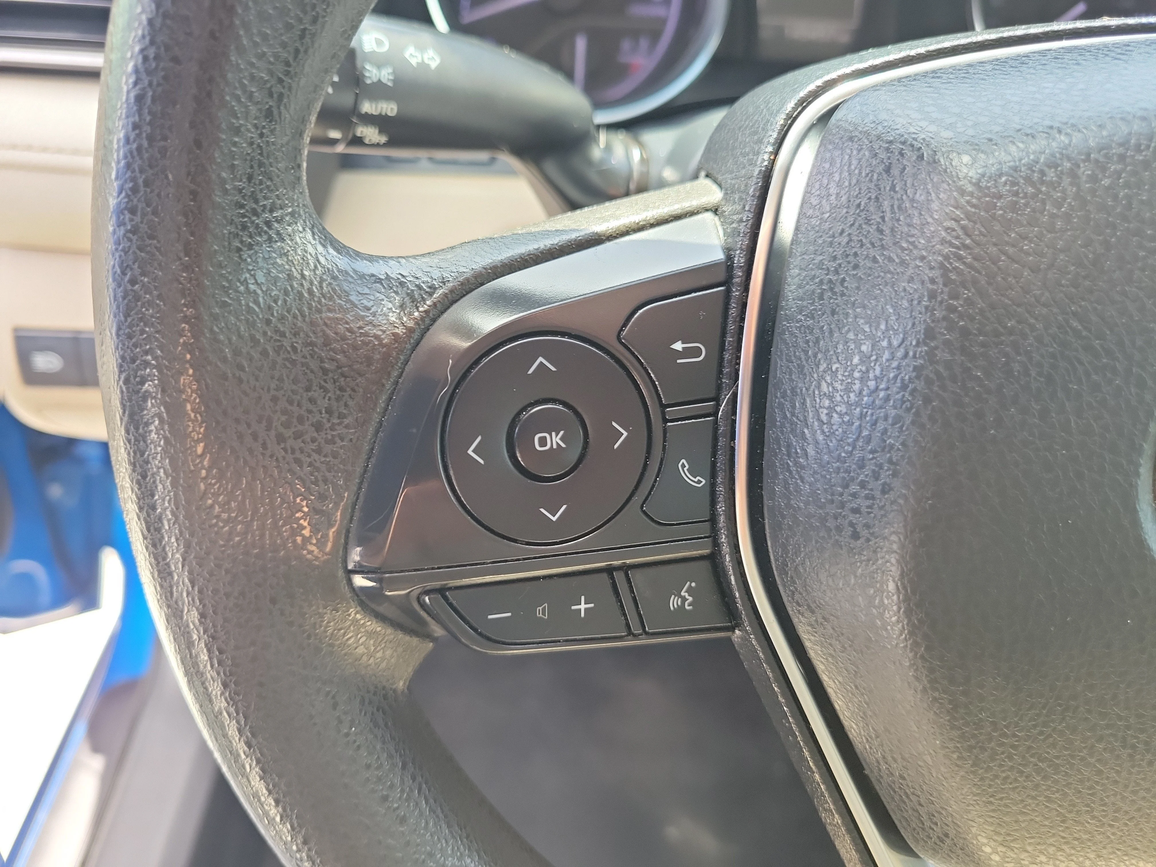 Used 2019 Blue Streak Metallic Toyota LE image 24