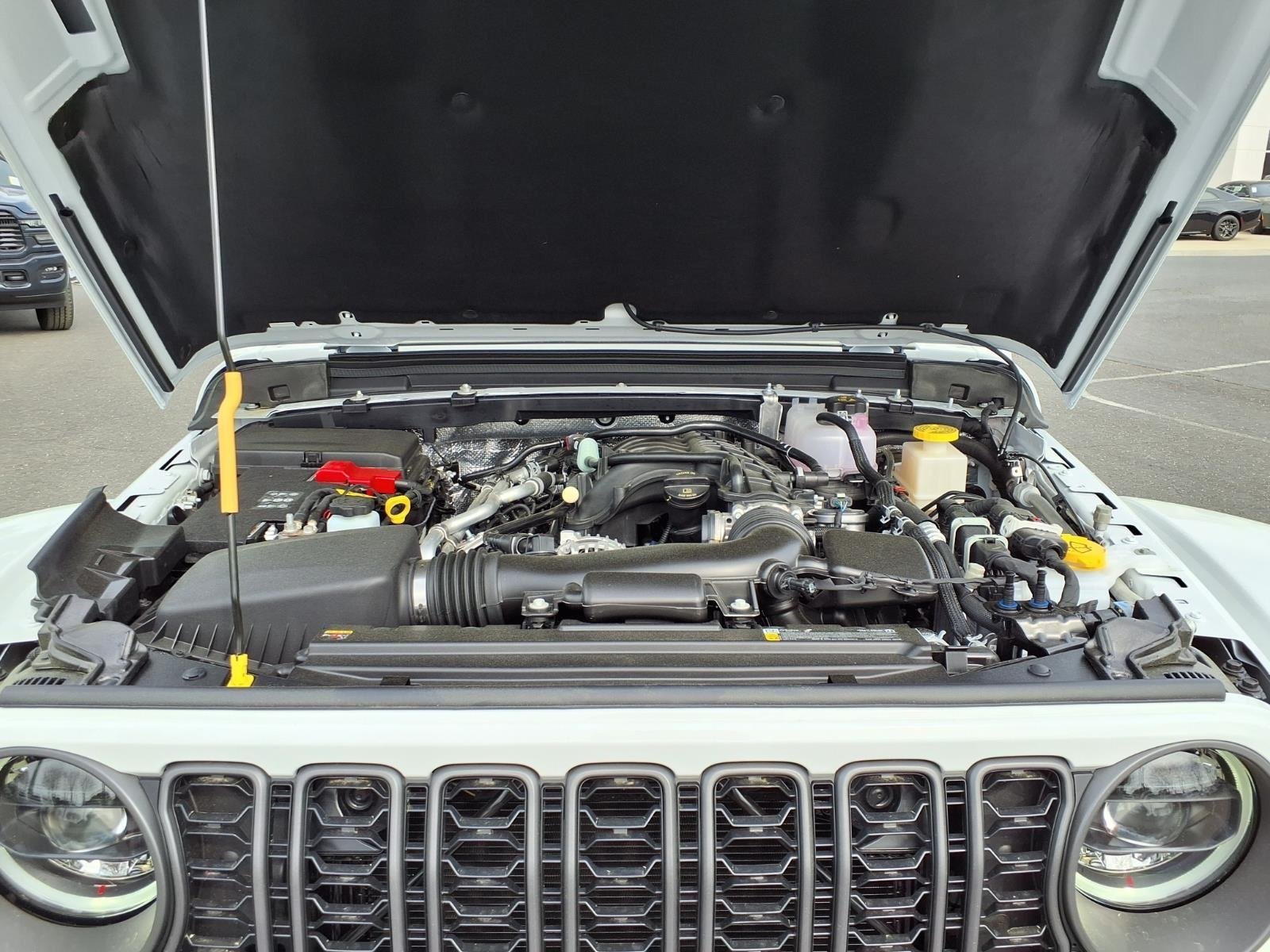 New 2026 Bright White Clear-Coat Exterior Paint Jeep  image 29