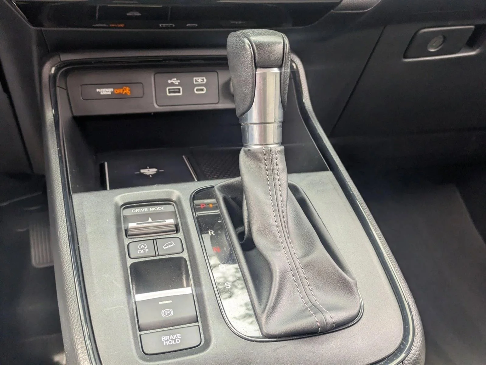 Used 2024 White Honda EX-L image 11