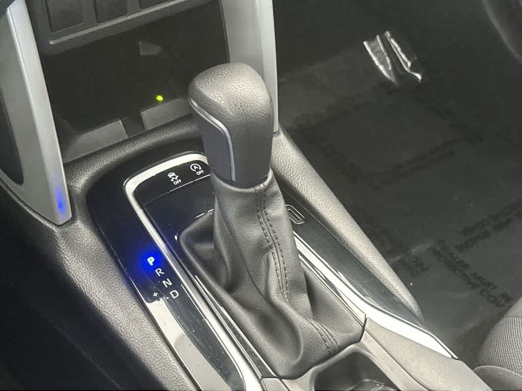 Used 2024 Wind Chill Pearl Toyota LE image 21