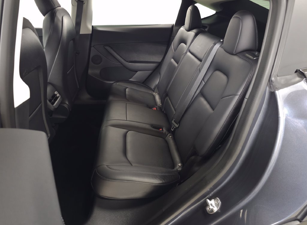 Used 2022 Midnight Silver Metallic Tesla Long Range image 27