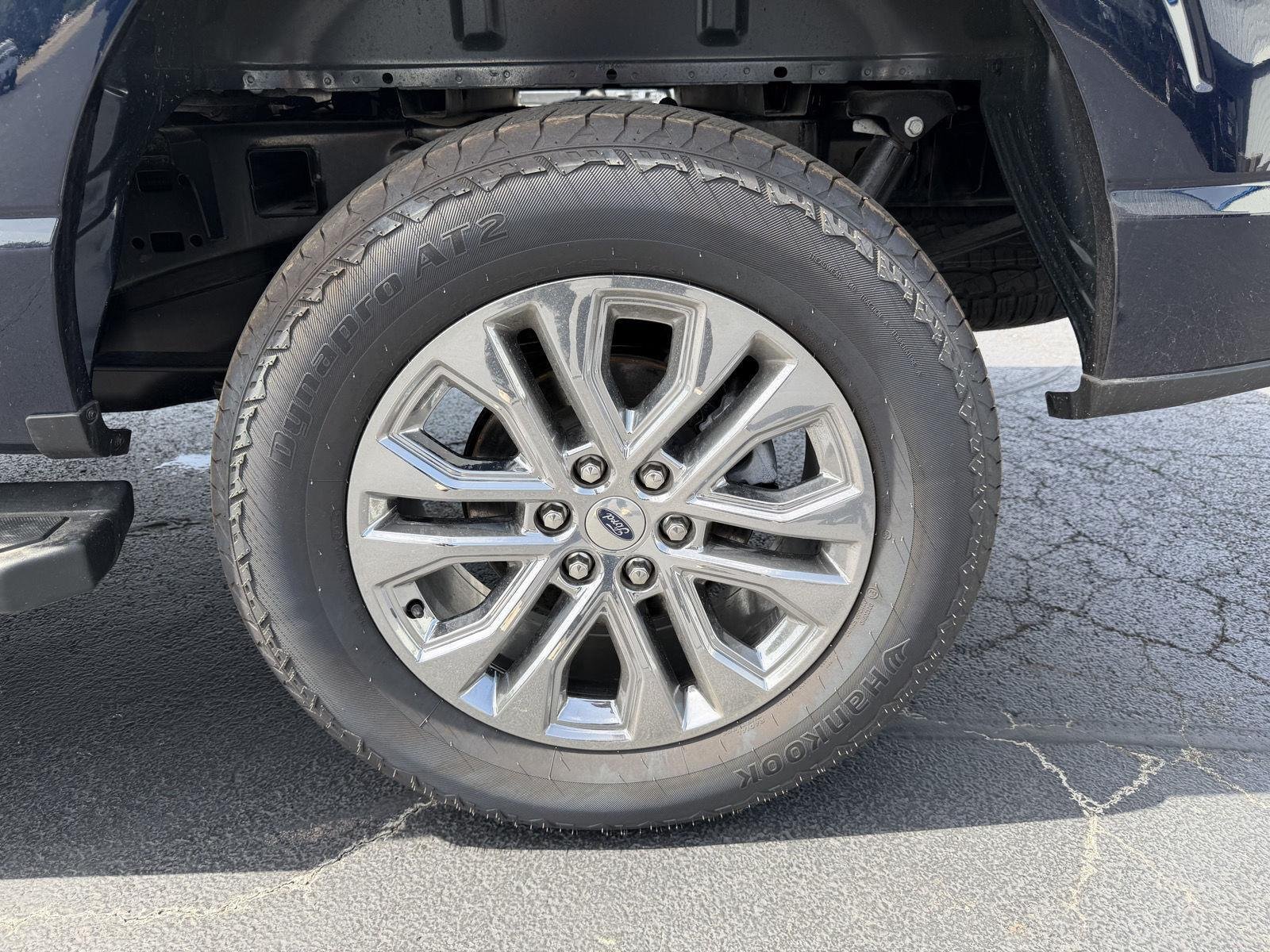 Used 2025 Antimatter Blue Metallic Ford LARIAT image 35