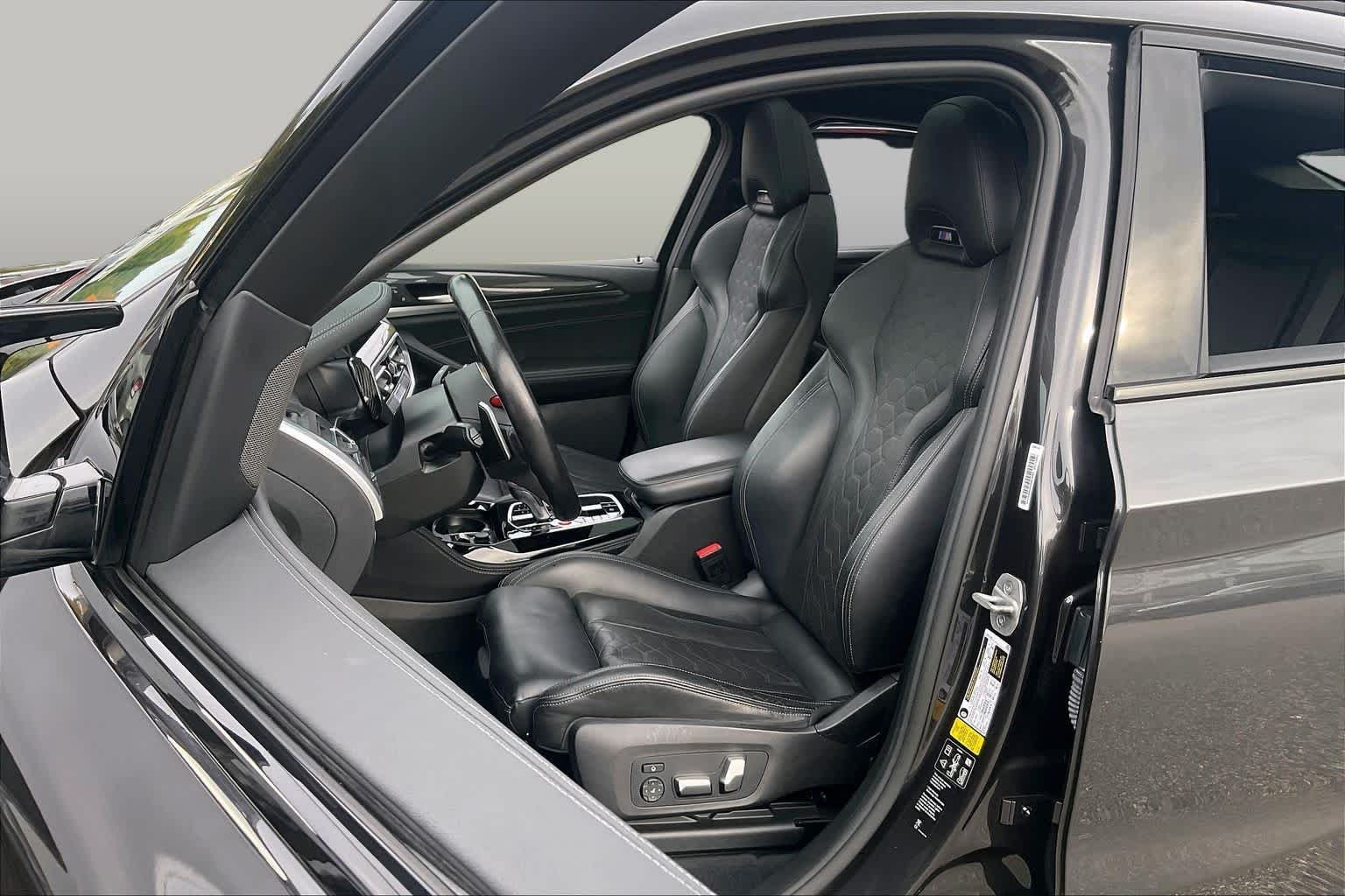 Used 2022 Dark Graphite Metallic BMW  image 7