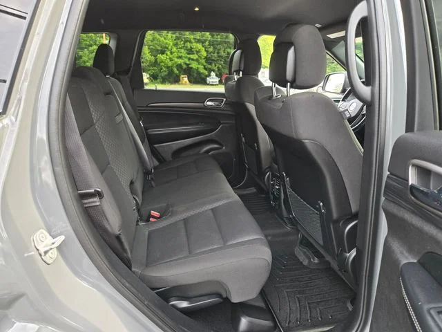 Used 2021 Gray Jeep Laredo image 23
