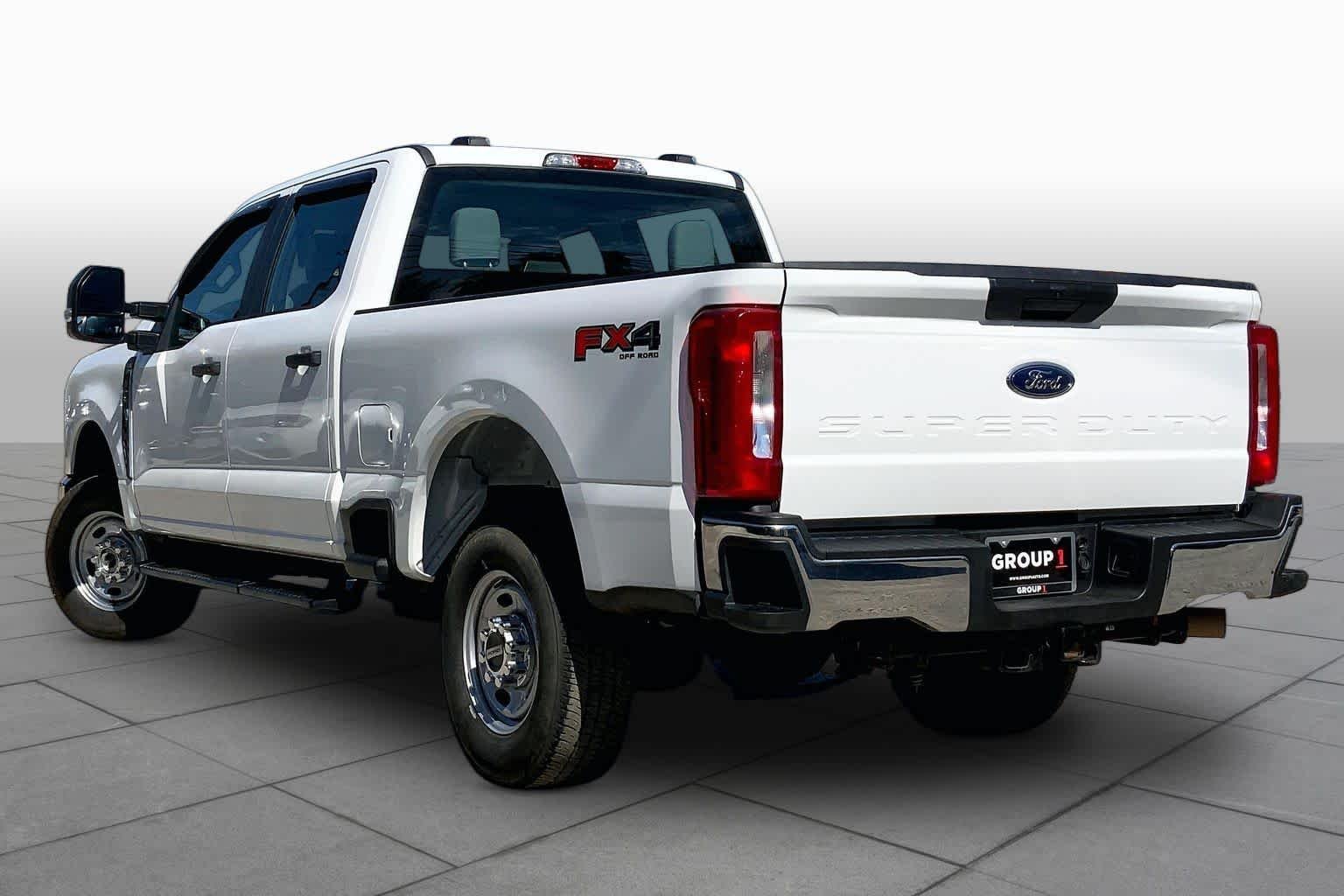 Used 2024 Oxford White Ford XL image 12
