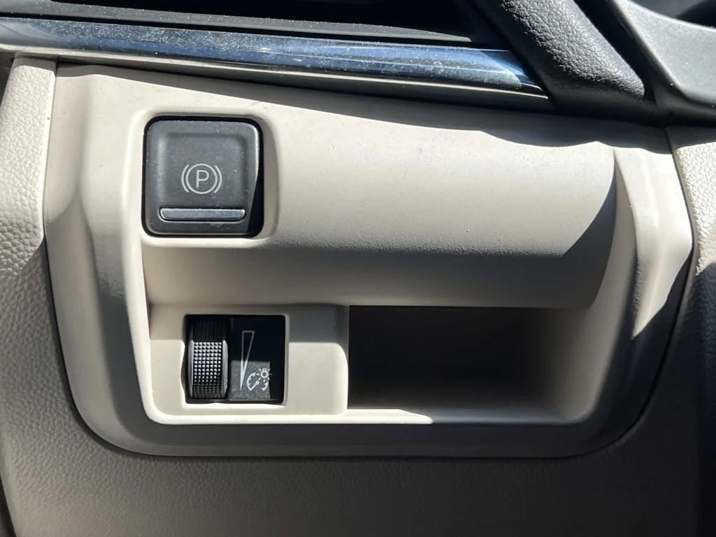 Used 2023 Summit White Cadillac Premium Luxury image 22