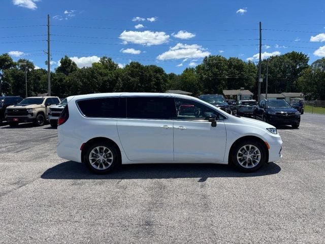 2026 Chrysler Pacifica Limited - Photo 6