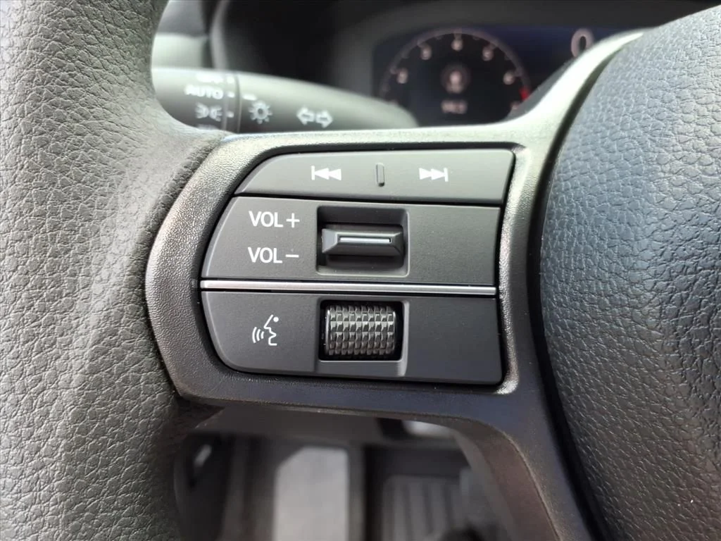 2025 Honda Accord SE - Photo 11
