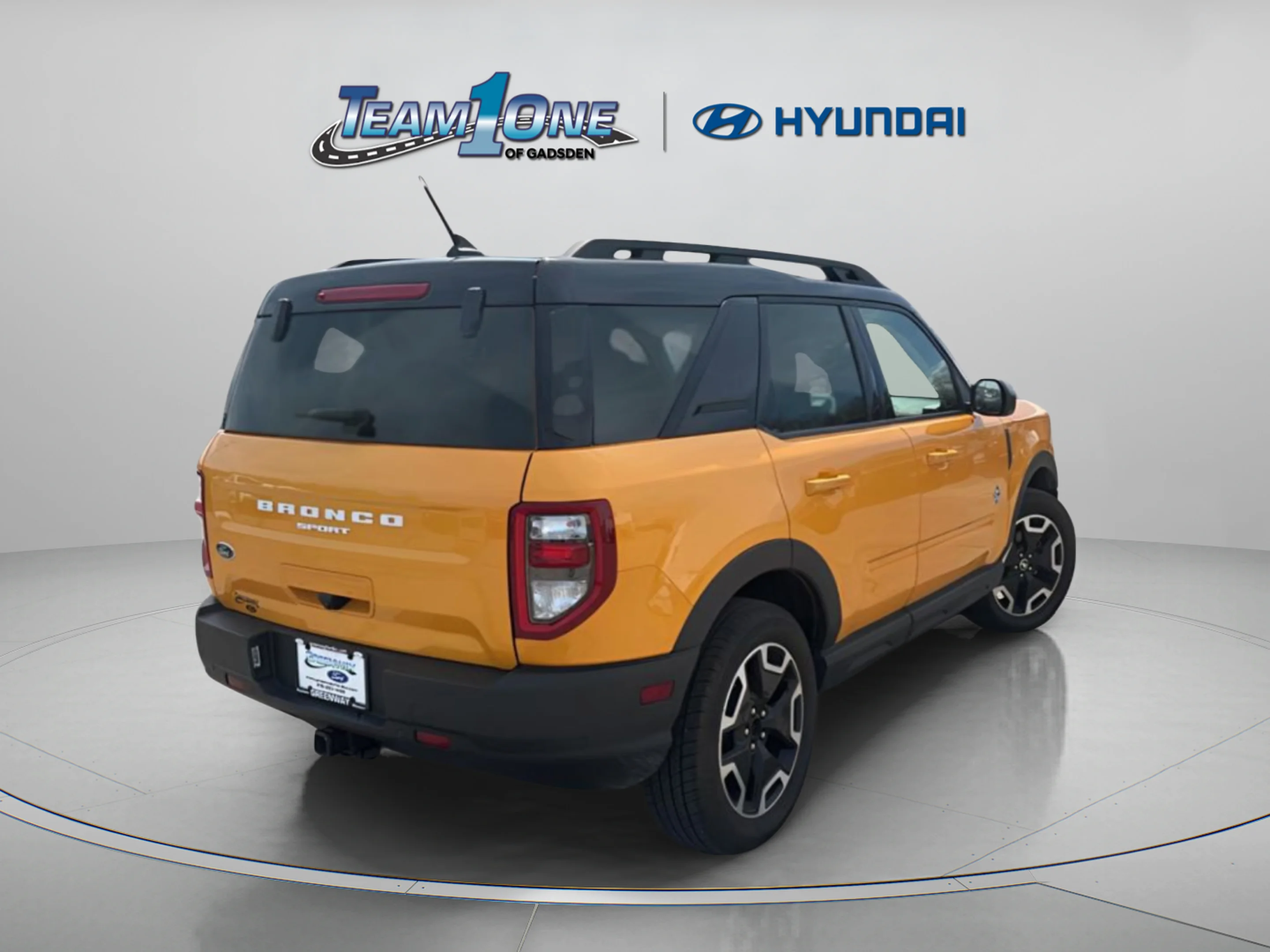 Used 2022 Orange Metallic Ford Outer Banks image 9