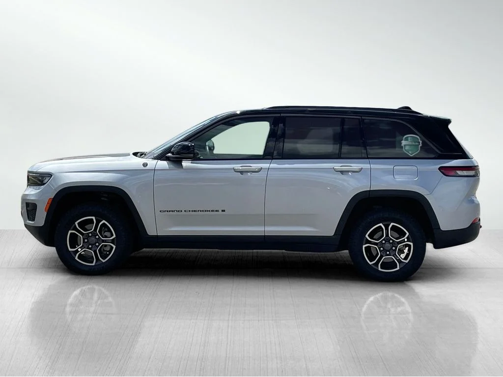Used 2022 Silver Zynith Jeep Trailhawk image 6