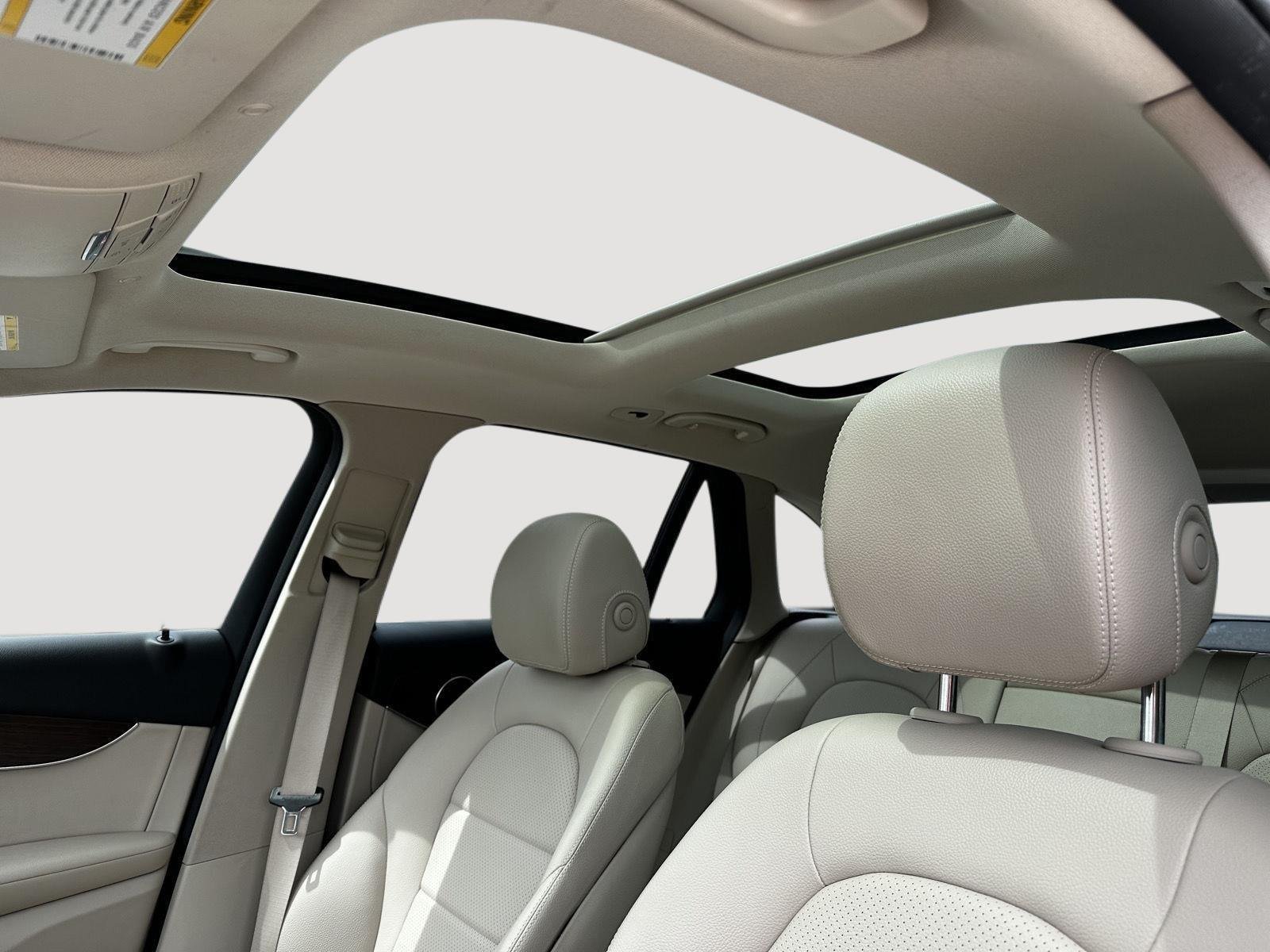 2022 Mercedes-Benz GLC GLC300 - Photo 19