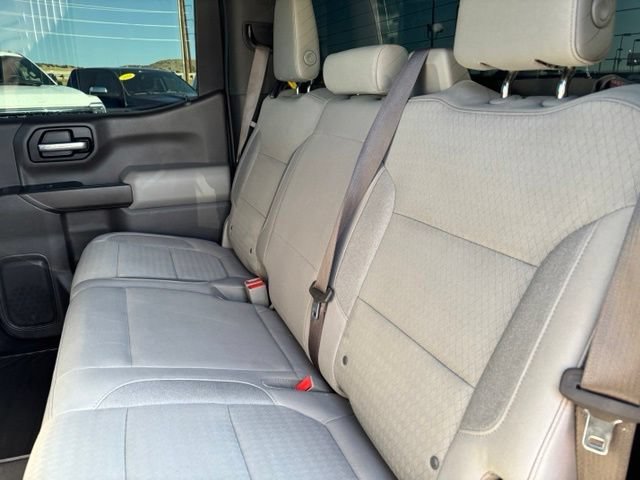 Used 2019 SILVER ICE METALLIC Chevrolet LT image 18