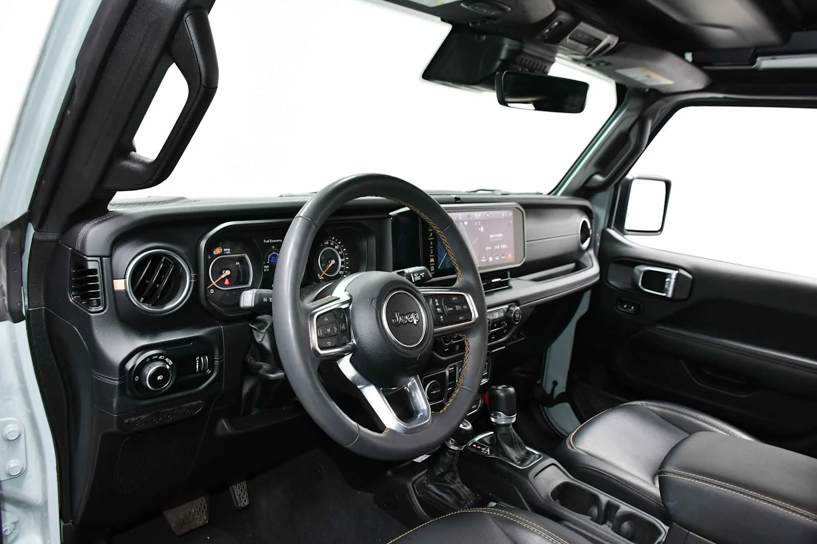 Used 2024 Earl Clearcoat Jeep Sahara image 15