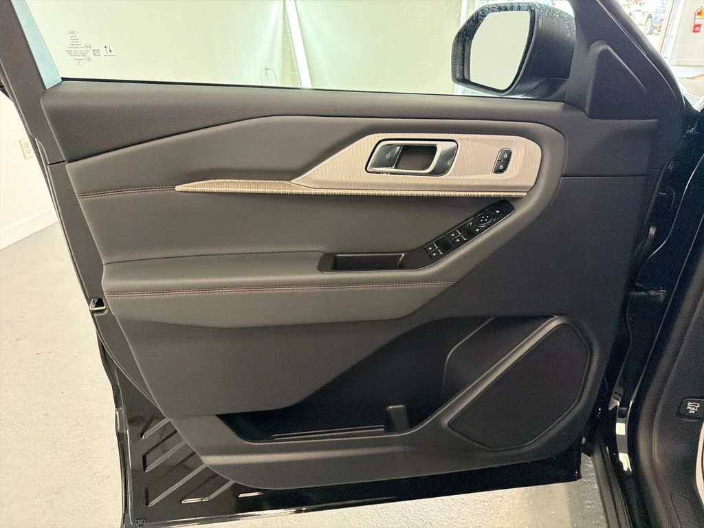 New 2026 Agate Black Metallic Ford Active image 11