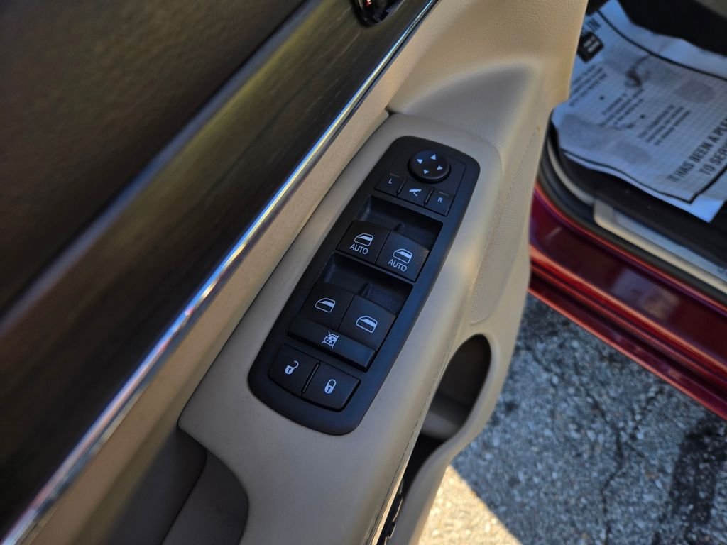 Used 2019 Red Jeep Overland image 14