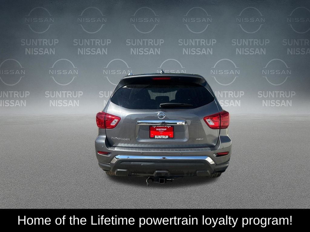 Used 2020 Gray Nissan S image 4