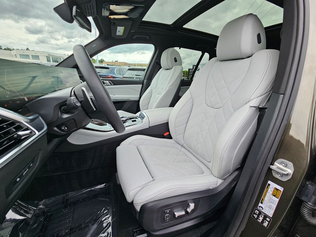 Used 2026 Manhattan Green Metallic BMW xDrive40i image 17