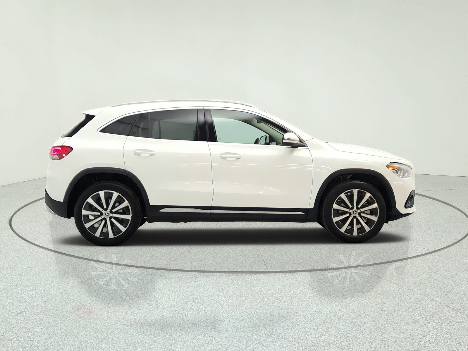 Certified Used 2023 Polar White Mercedes-Benz GLA 250 4MATIC® SUV image 4