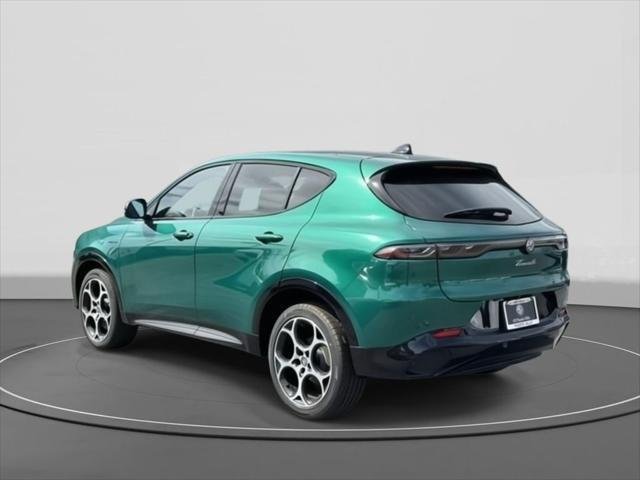 New 2025 Verde (Green) Fangio Metallic Exterior Paint Alfa Romeo  image 4