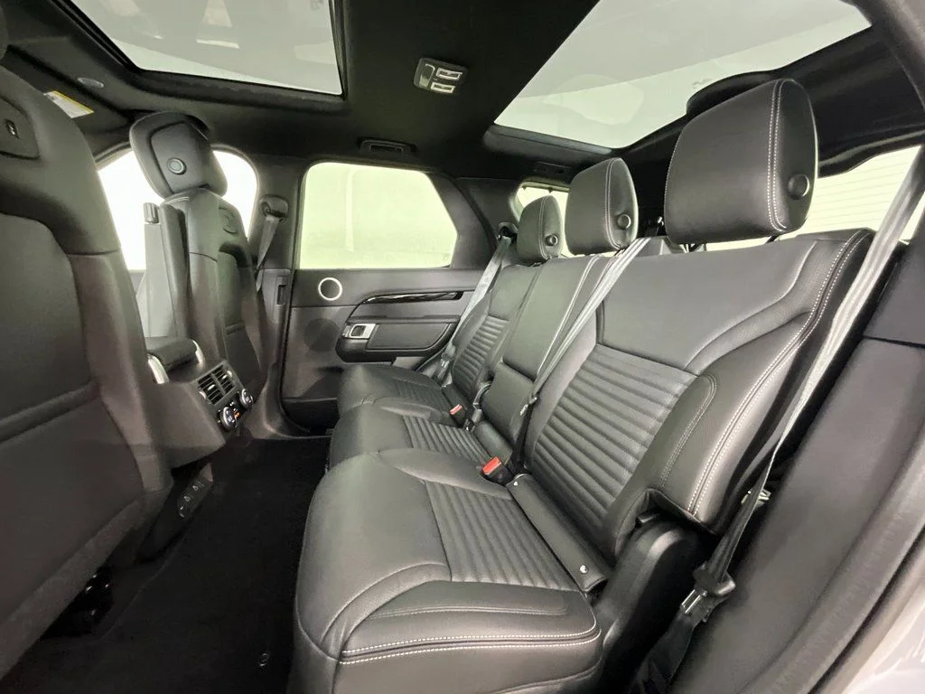 New 2026 Eiger Grey Land Rover S image 5