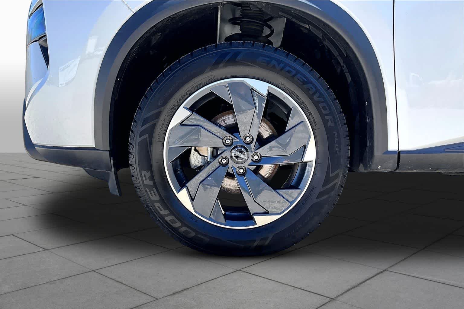 Certified Used 2024 Everest White P Nissan SV image 11