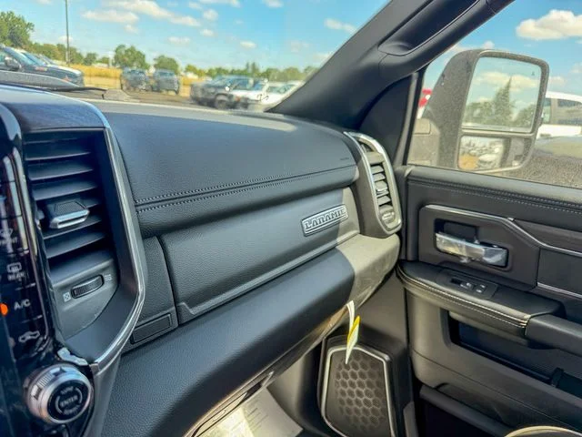 New 2026 Diamond Black Crystal Pearl-Coat Exterior Paint RAM Laramie image 23