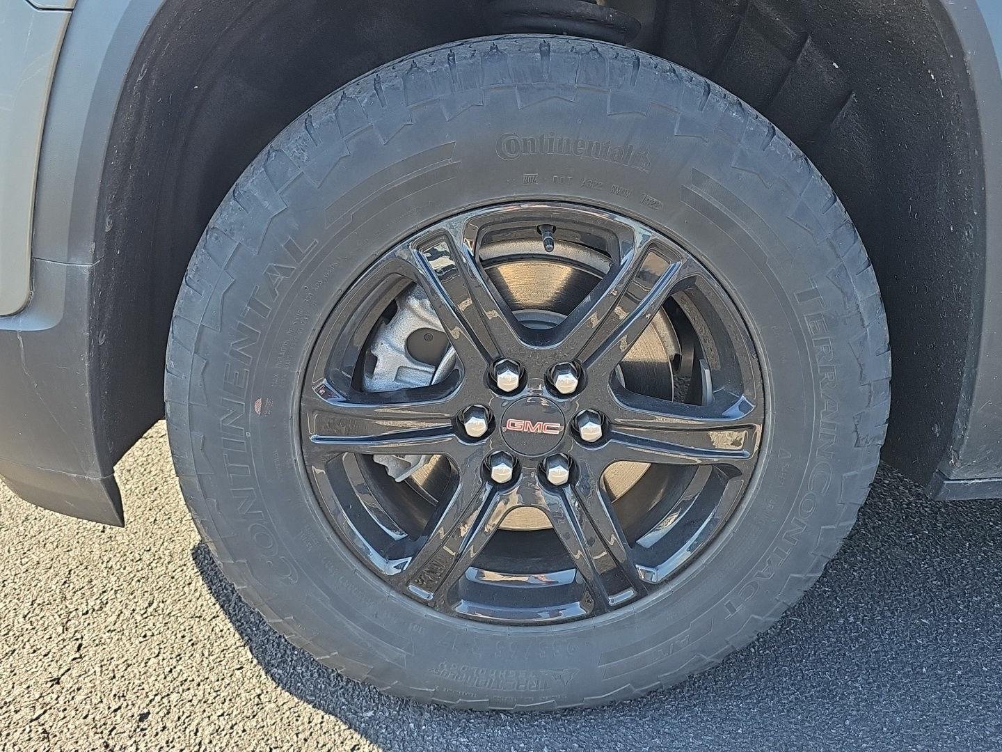 Used 2023 Sterling Metallic GMC AT4 image 5
