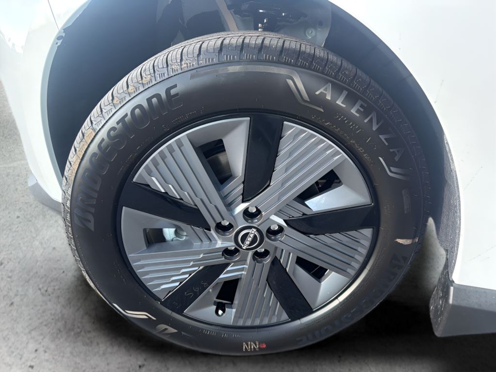 New 2026 White Nissan SL image 42