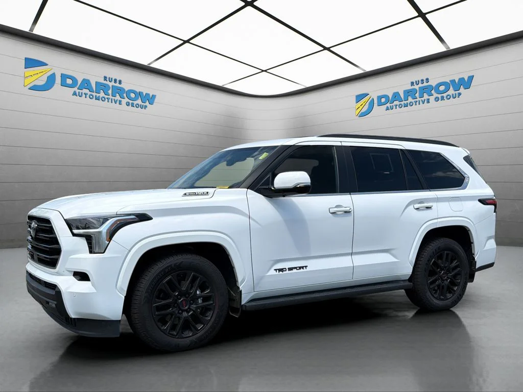 2025 Toyota Sequoia SR5 4WD i-FORCE MAX Hybrid's photo