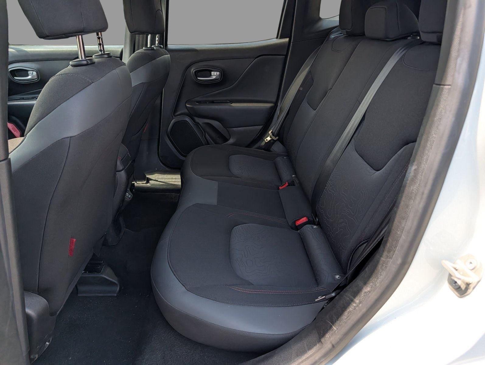 Used 2023 Alpine White Clearcoat Jeep Trailhawk image 32