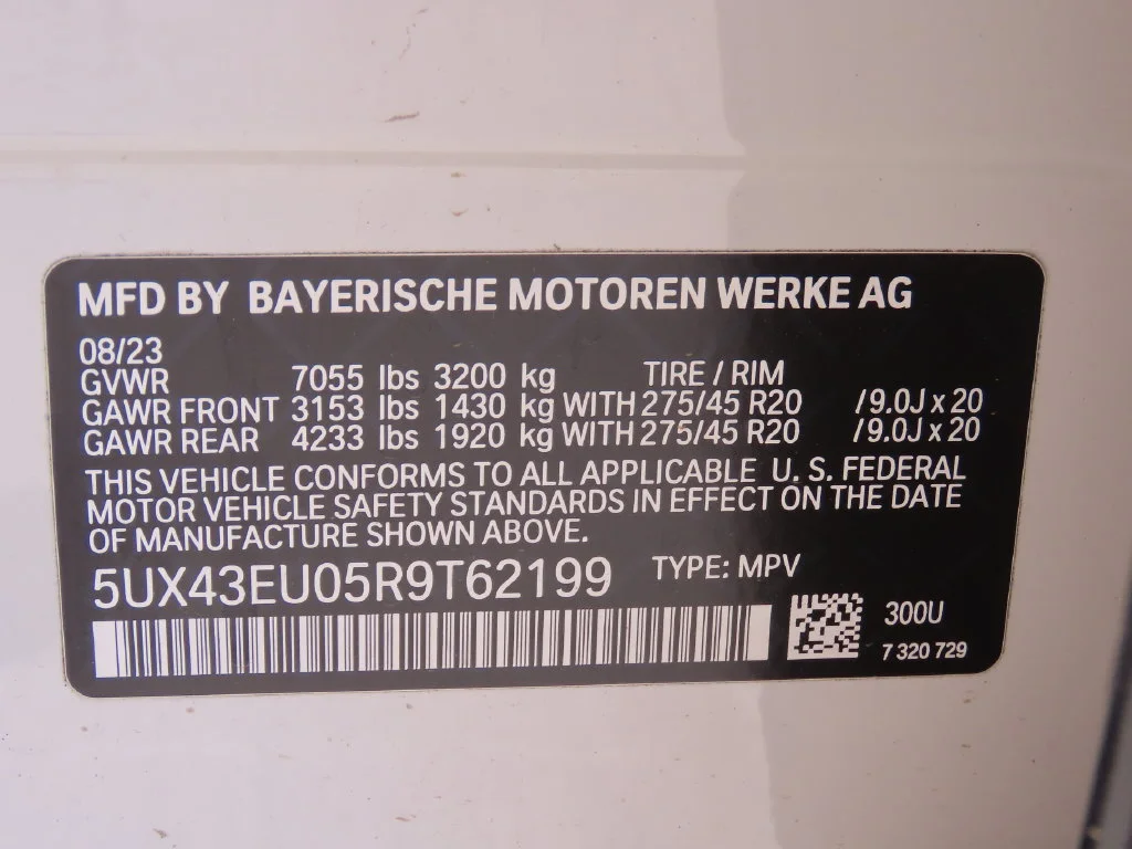 Certified Used 2024 Alpine White BMW xDrive50e image 20