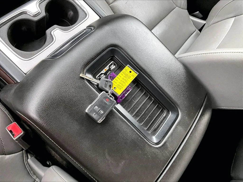 Used 2018 Gray GMC SLT image 36