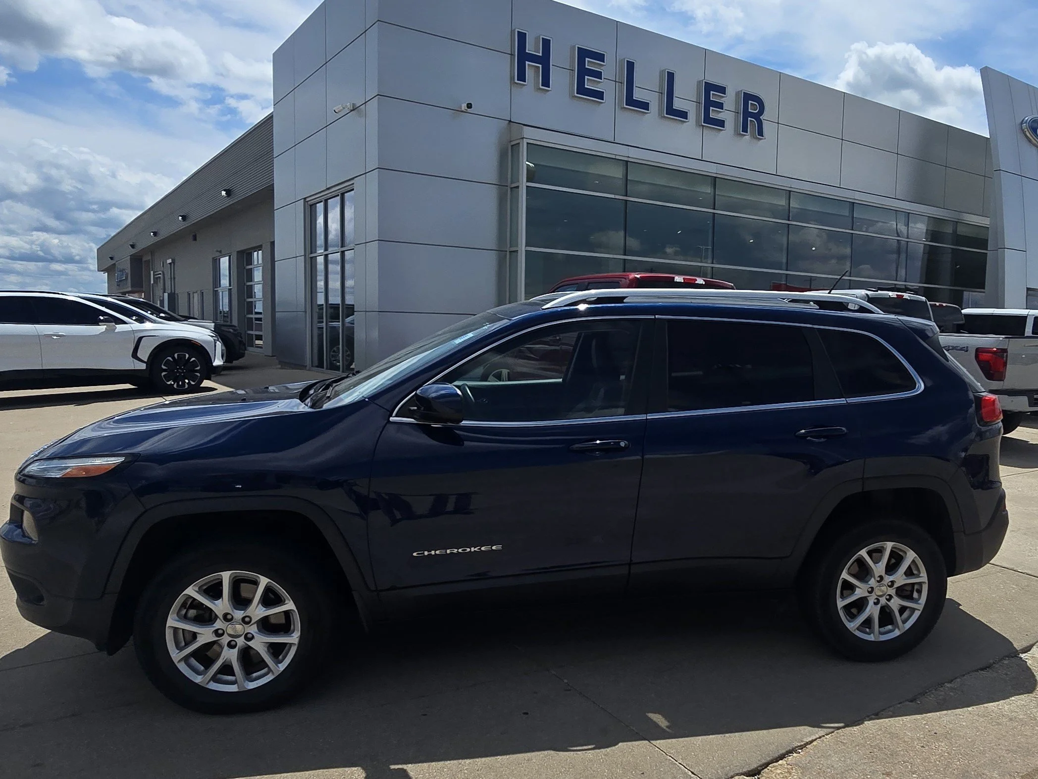 Used 2018 Patriot Blue Pearlcoat Jeep Latitude Plus image 3